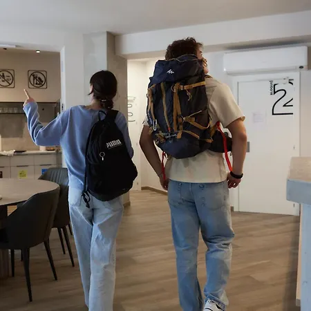 Hostel Dos Estaciones - Albergue Juvenil - Free Towels, Coffee & Tea, Remote Check-In-2